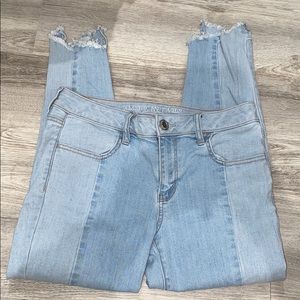 American Eagle: Light wash, raw hem jegging crop